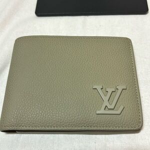 Louis Vuitton Bi-fold Wallett